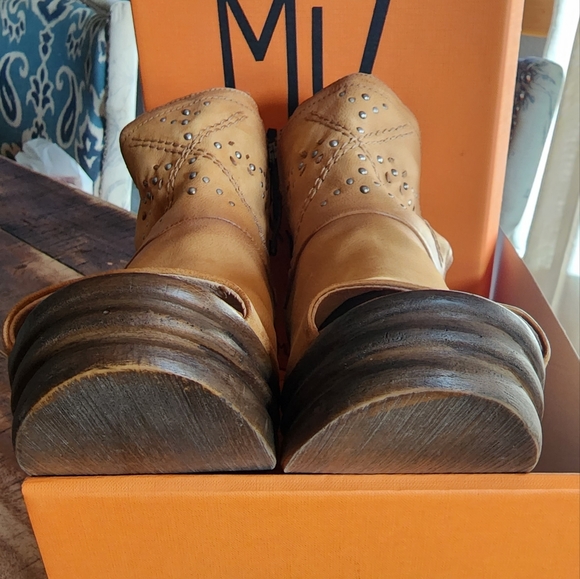 Miz Mooz Leather Platform Wedge supple leather sandle for all day comfort - Picture 2 of 5